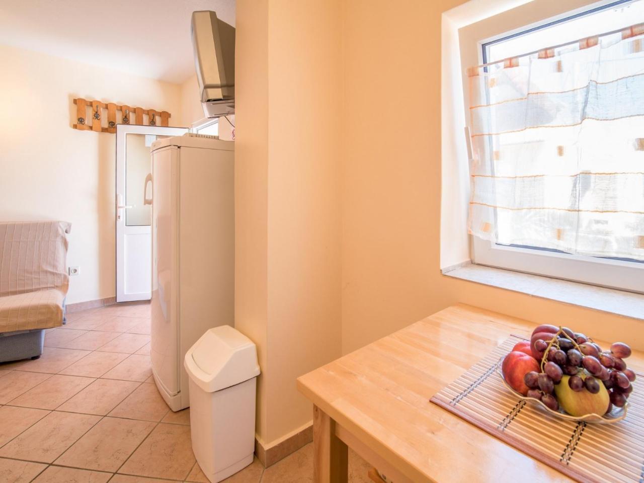 Apartment in Vrbnik/Insel Krk 13614 Exterior foto